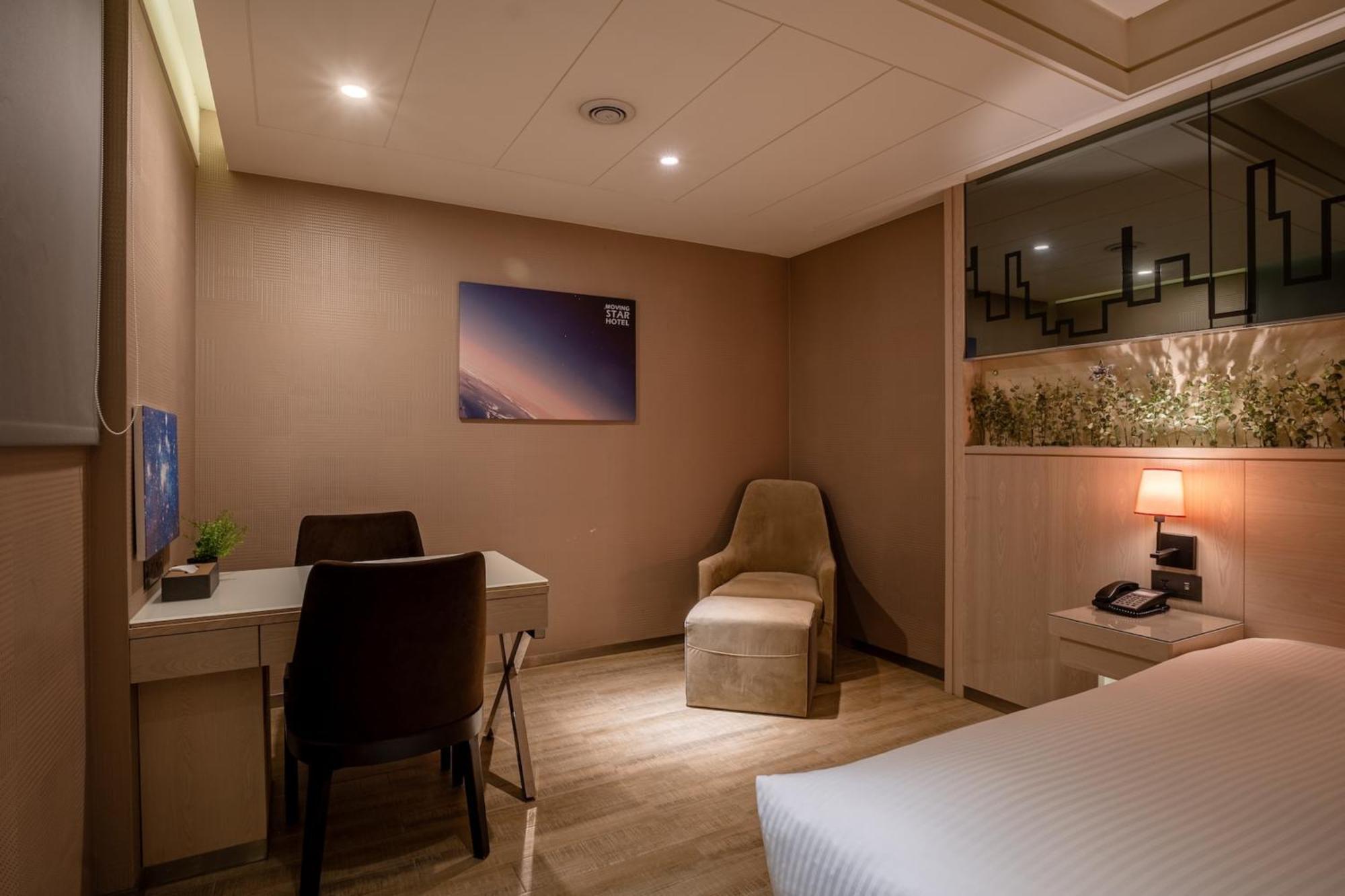 Guide Hotel Taichung Ziyou Екстериор снимка
