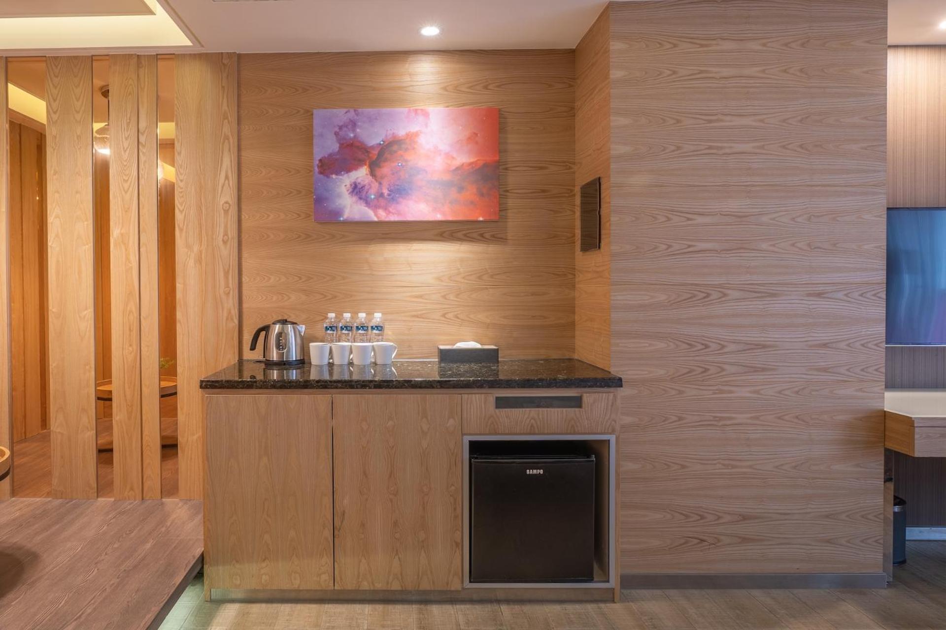 Guide Hotel Taichung Ziyou Екстериор снимка