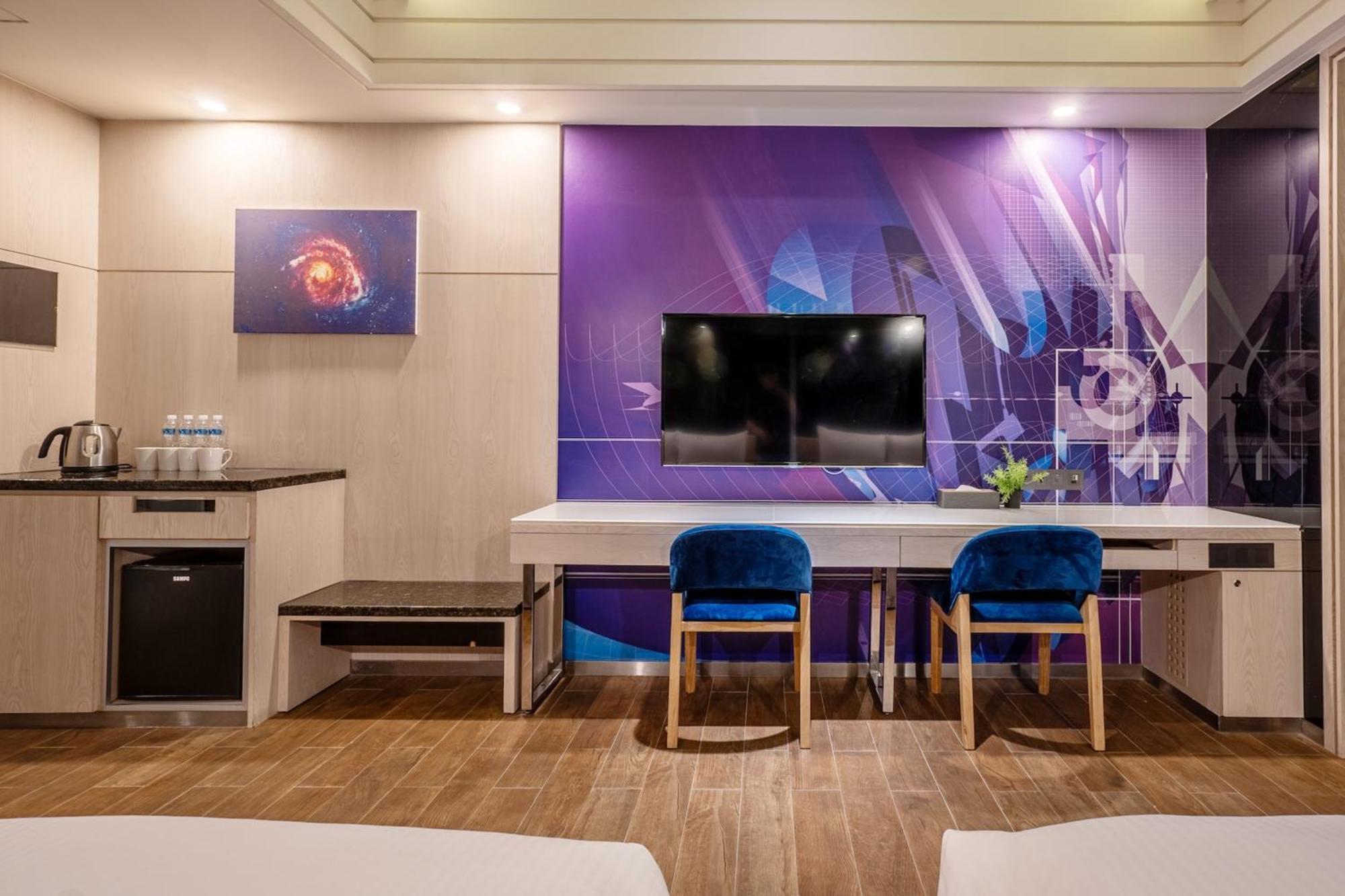 Guide Hotel Taichung Ziyou Екстериор снимка