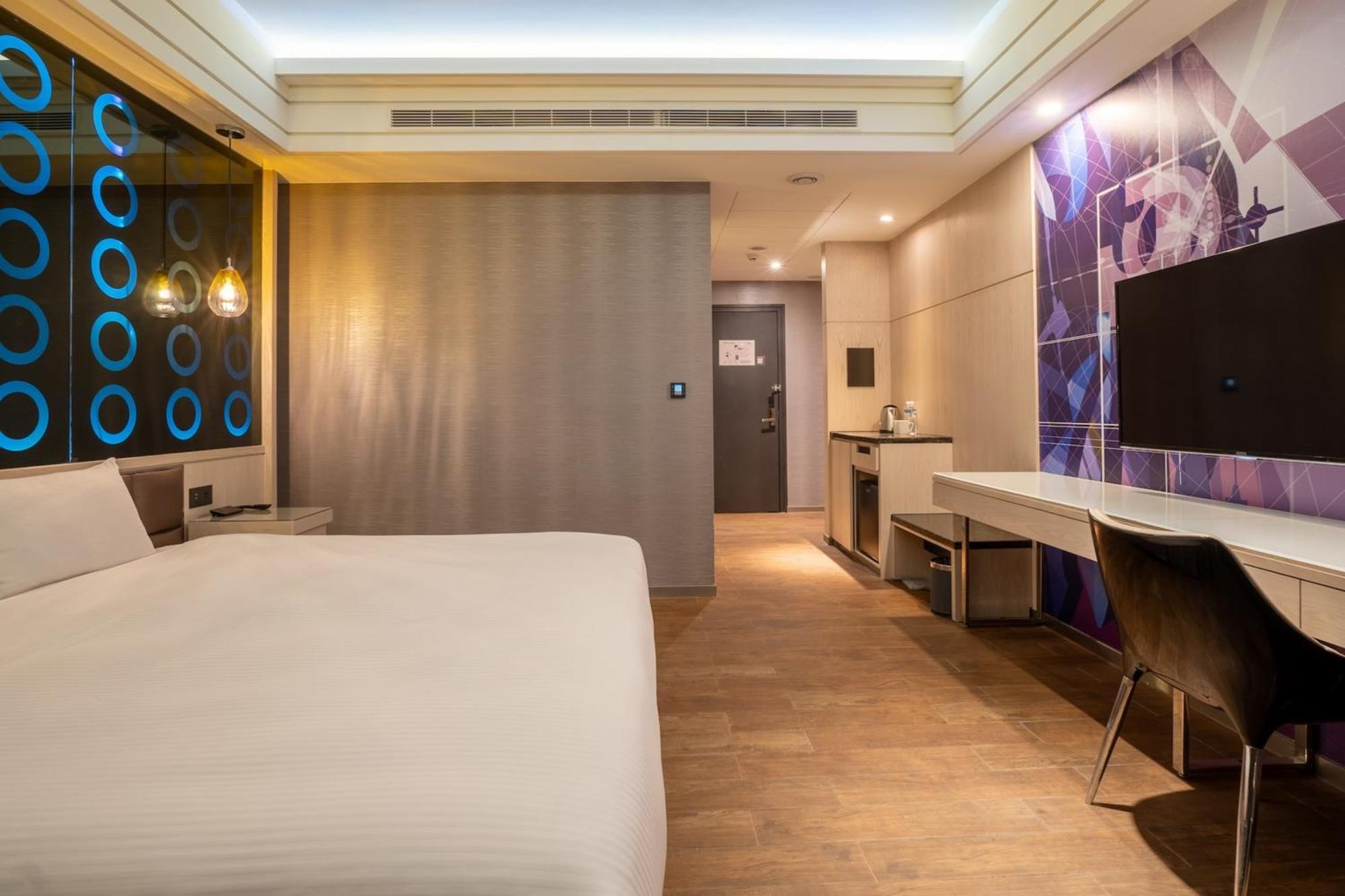 Guide Hotel Taichung Ziyou Екстериор снимка