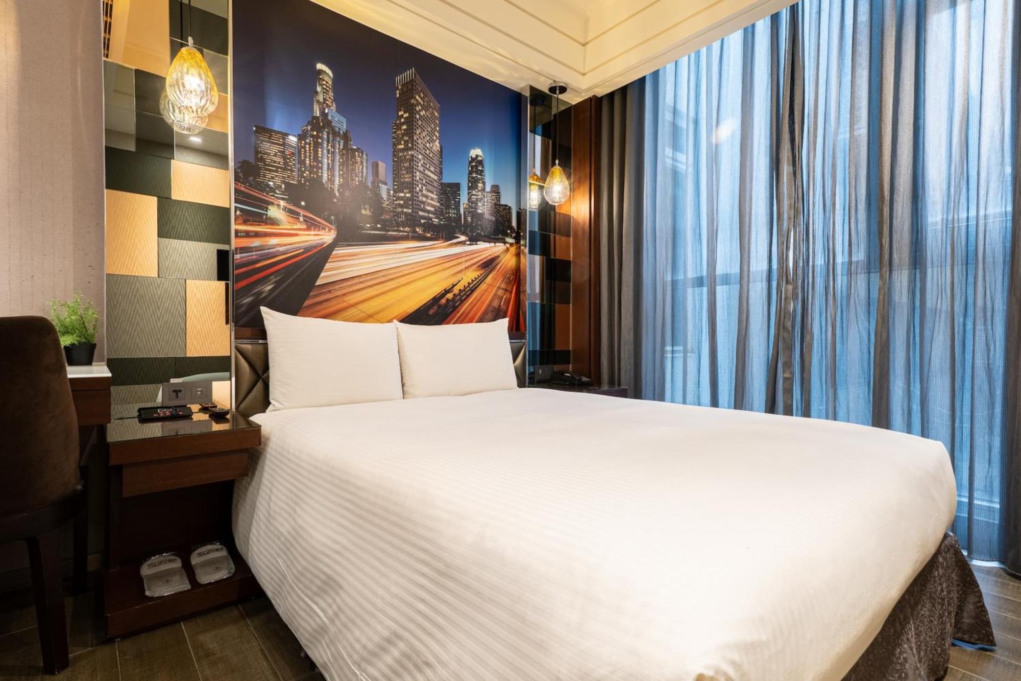 Guide Hotel Taichung Ziyou Екстериор снимка