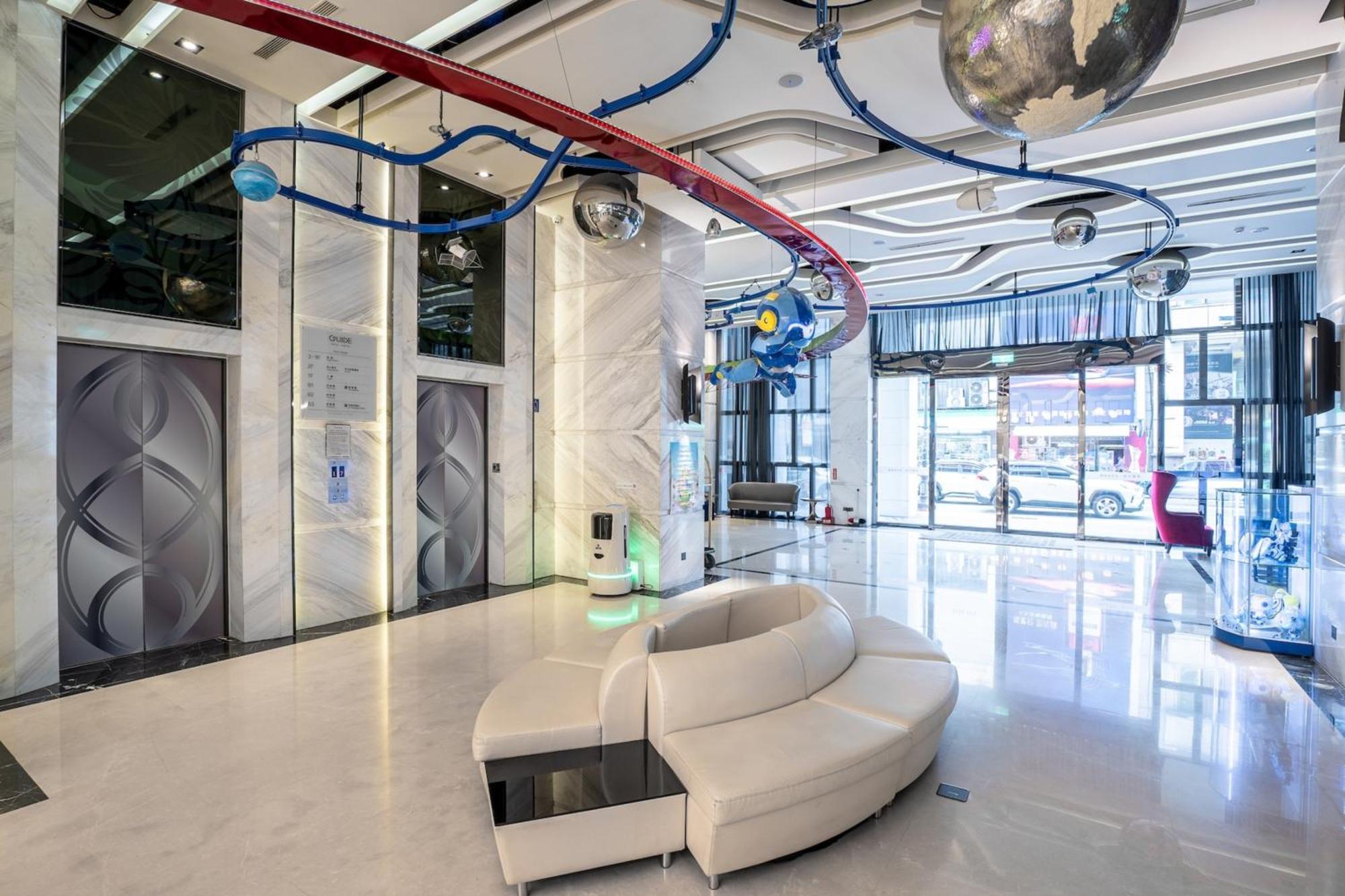Guide Hotel Taichung Ziyou Екстериор снимка