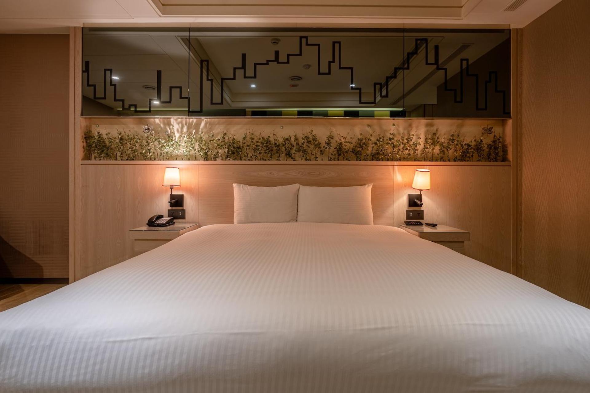 Guide Hotel Taichung Ziyou Екстериор снимка