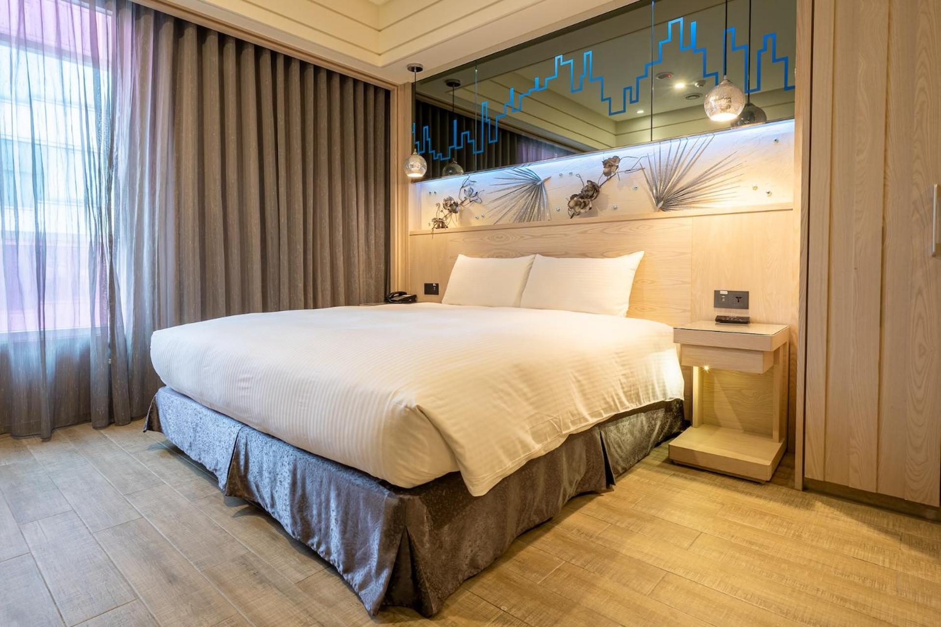 Guide Hotel Taichung Ziyou Екстериор снимка