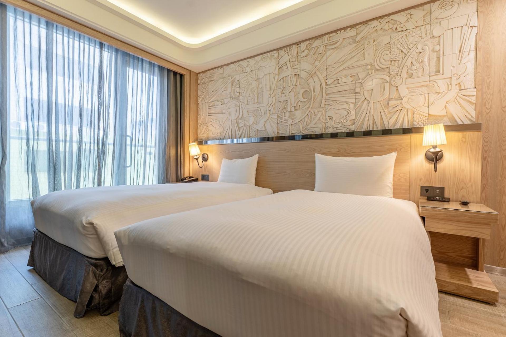 Guide Hotel Taichung Ziyou Екстериор снимка