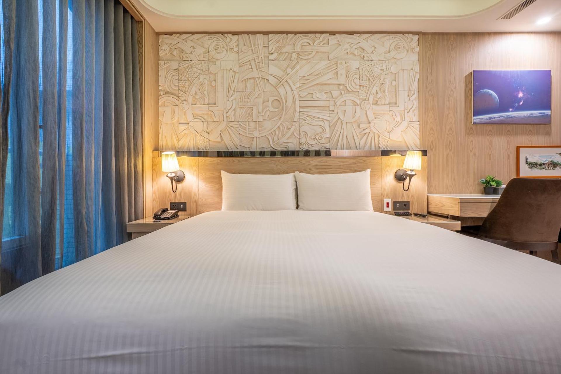 Guide Hotel Taichung Ziyou Екстериор снимка